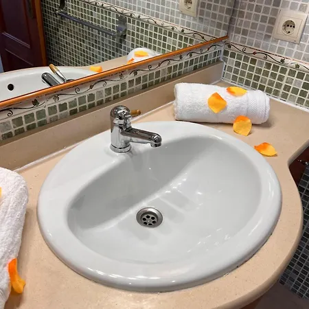 Om, Piscina Privada, Aire Acondicionado Free וילה