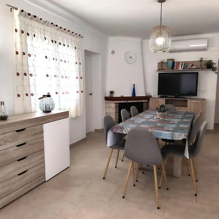Om, Piscina Privada, Aire Acondicionado Free *