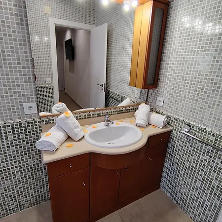 Om, Piscina Privada, Aire Acondicionado Free